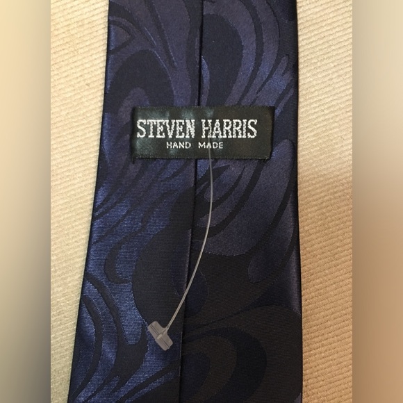 Vtg STEVEN HARRIS Brass TROMBONE Navy Tone on Tone Swirl Pattern Neck Tie - Picture 4 of 7